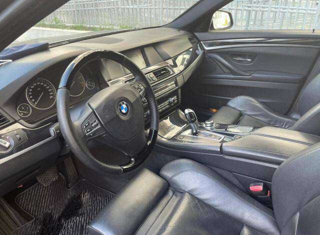BMW 528, 2010 il, 3.0 L, 200 000 km
