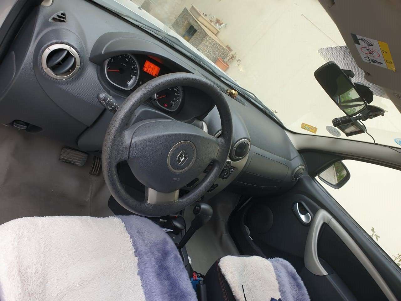 Renault Duster, 2012 il, 2.0 L, 99 000 km