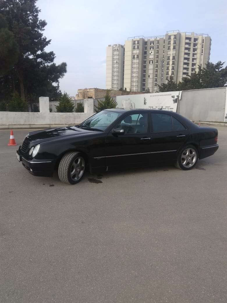Mercedes E 270, 1999 il, 2.7 L, 352 000 km