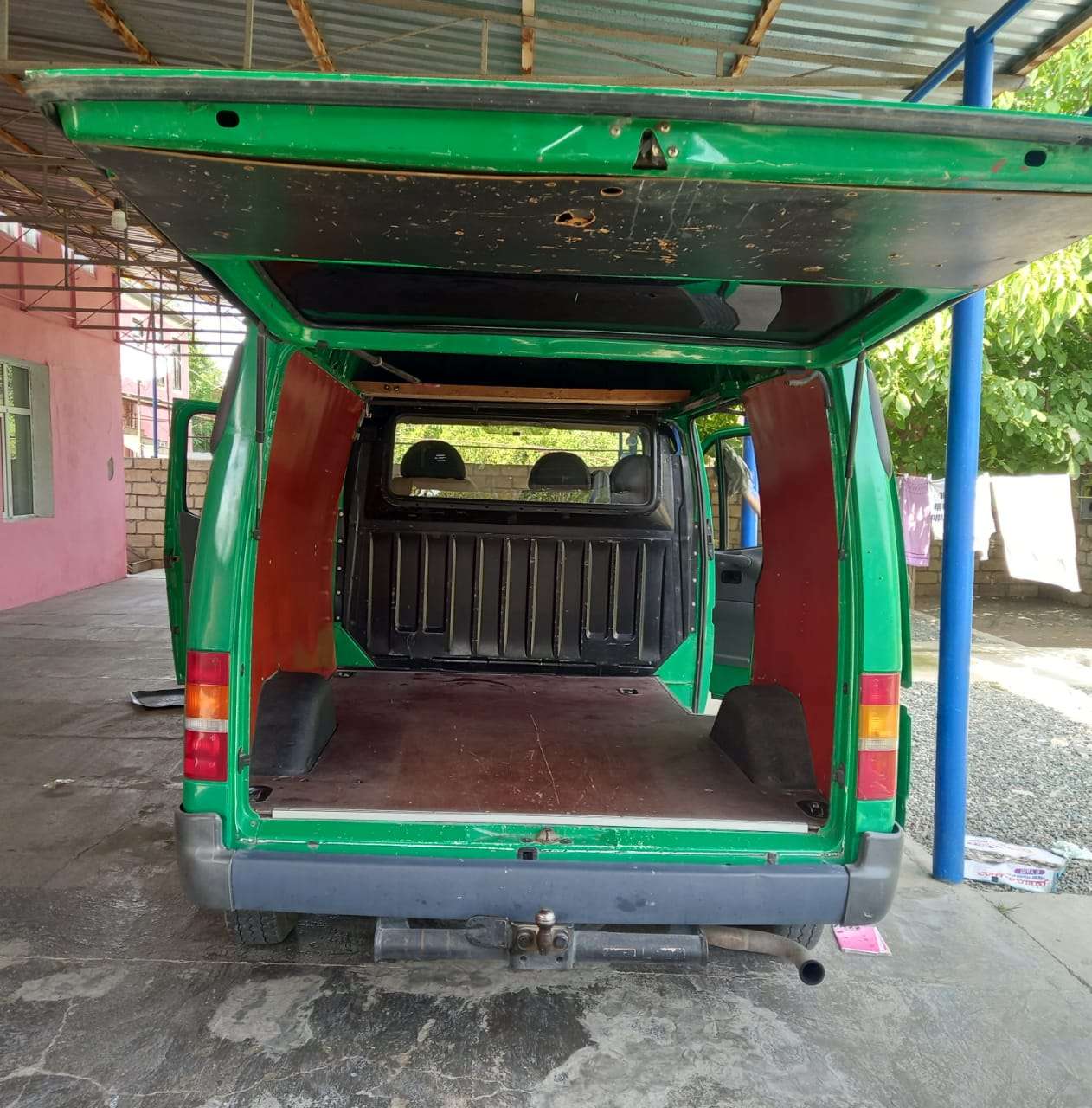 Ford Transit, 1999 il, 2.5 L, 213 300 km