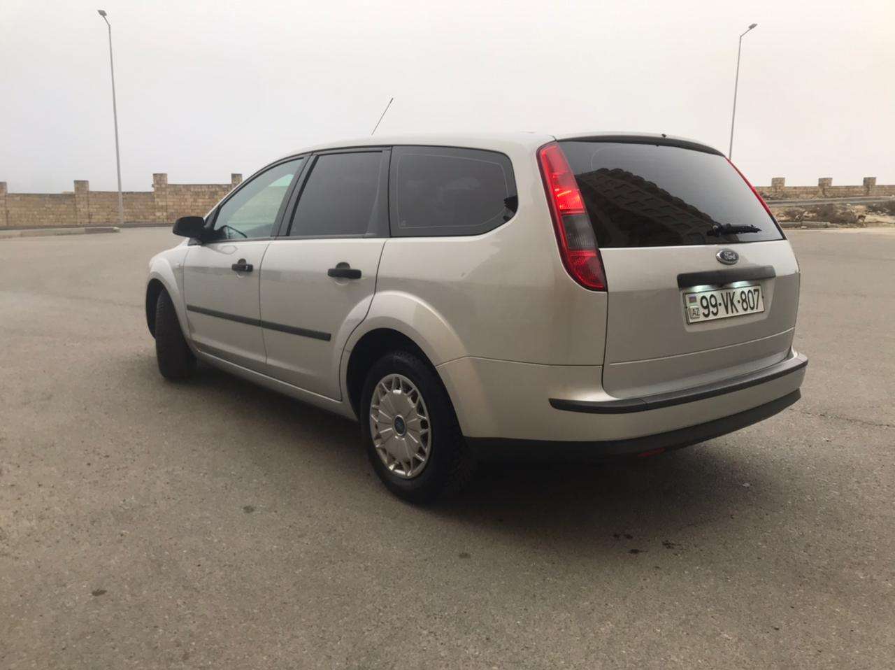 Ford Focus, 2005 il, 1.4 L, 275 000 km