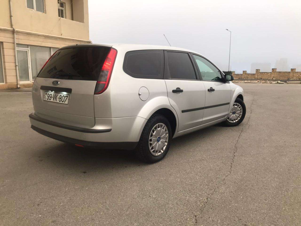 Ford Focus, 2005 il, 1.4 L, 275 000 km