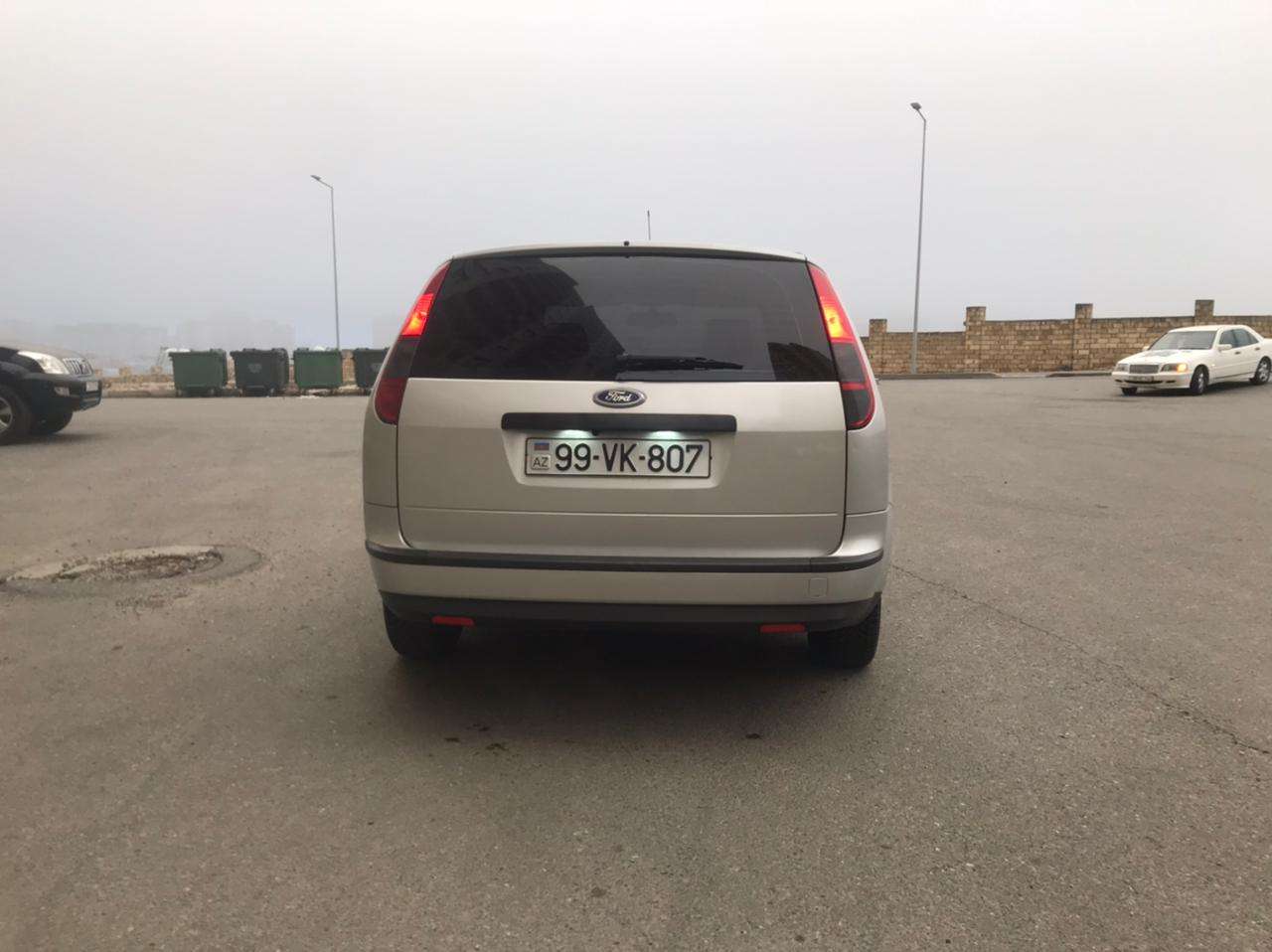 Ford Focus, 2005 il, 1.4 L, 275 000 km