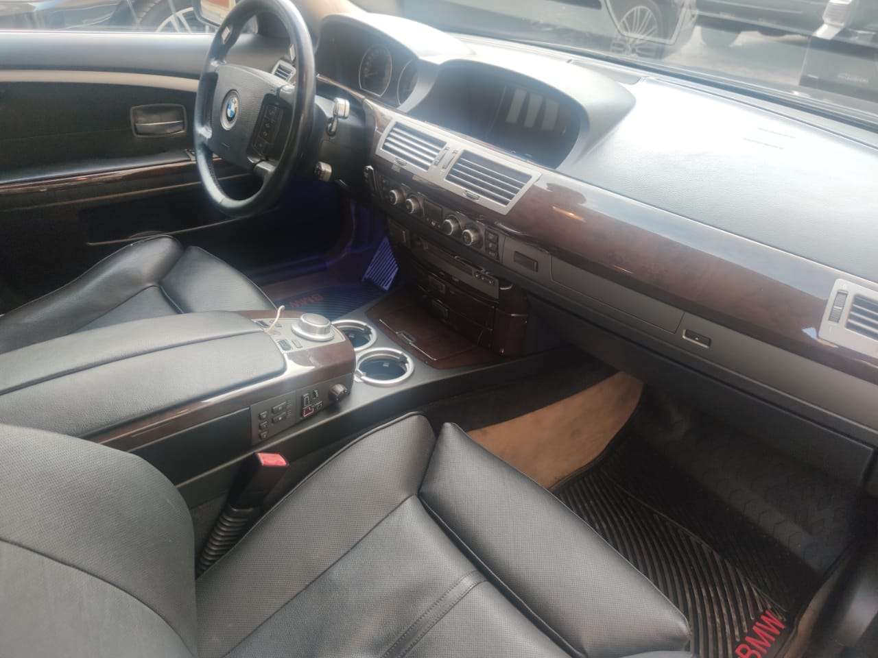 BMW 745, 2001 il, 4.4 L, 250 000 km