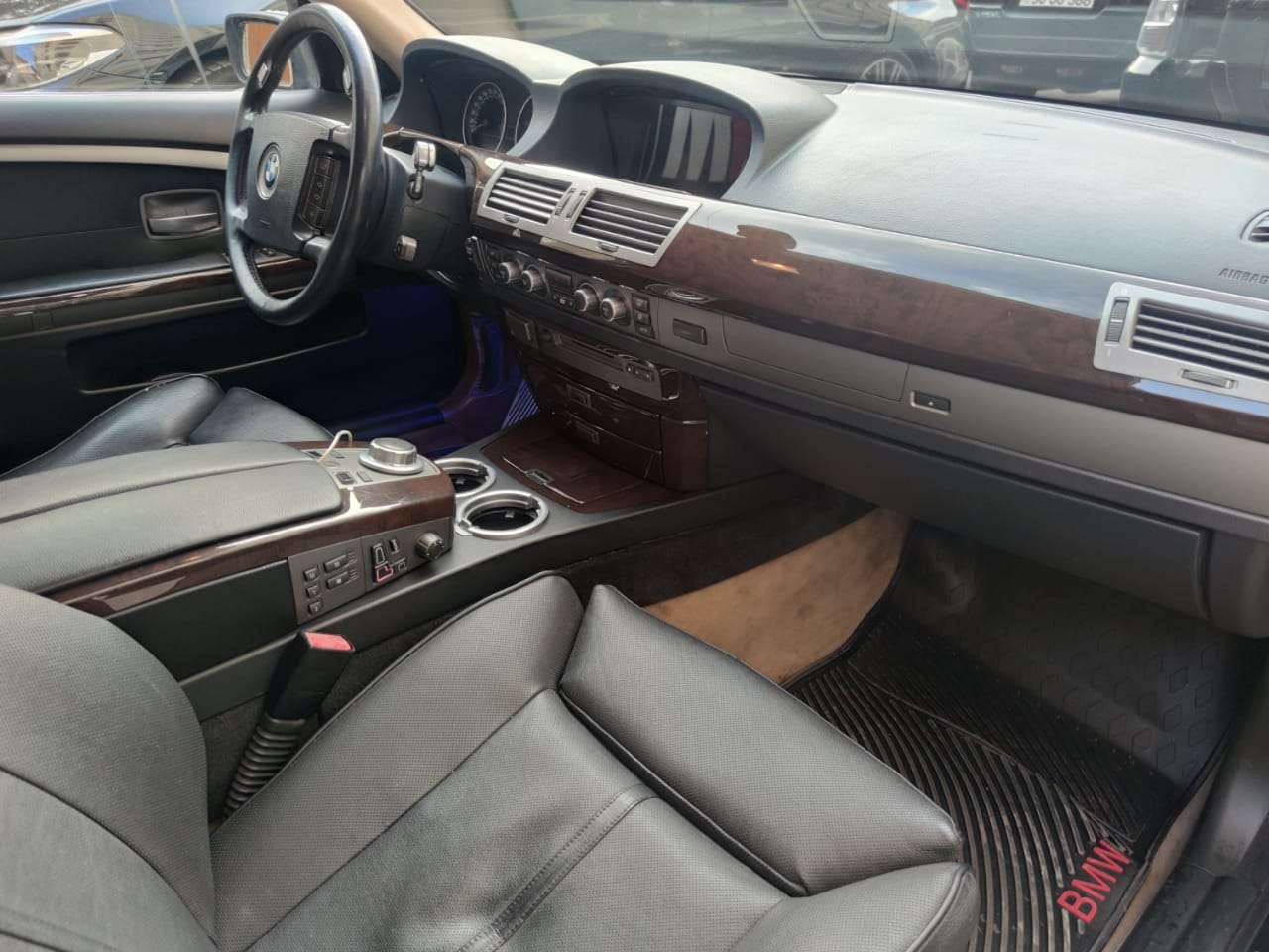 BMW 745, 2001 il, 4.4 L, 250 000 km