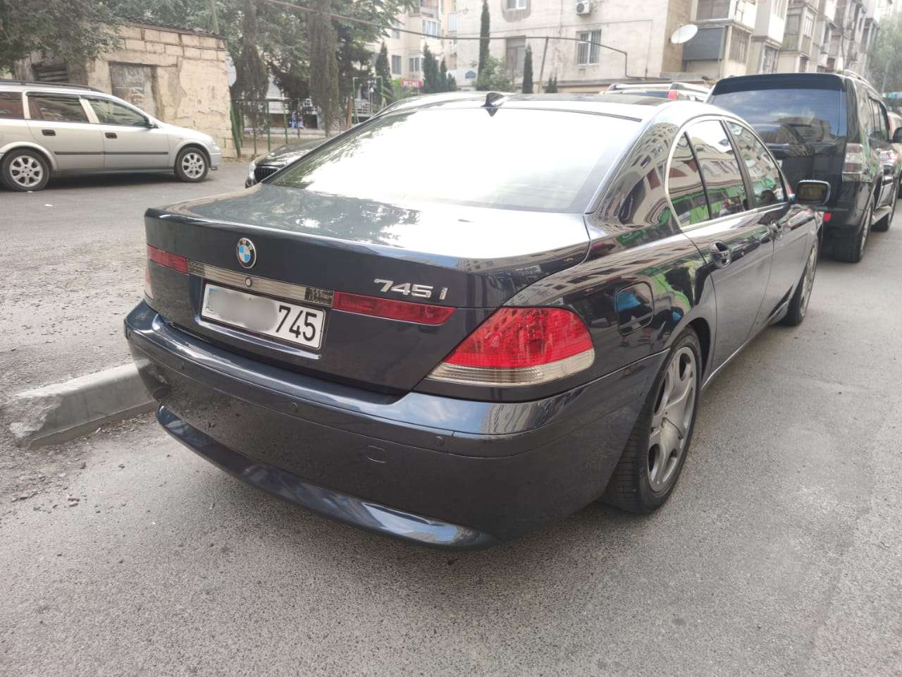 BMW 745, 2001 il, 4.4 L, 250 000 km