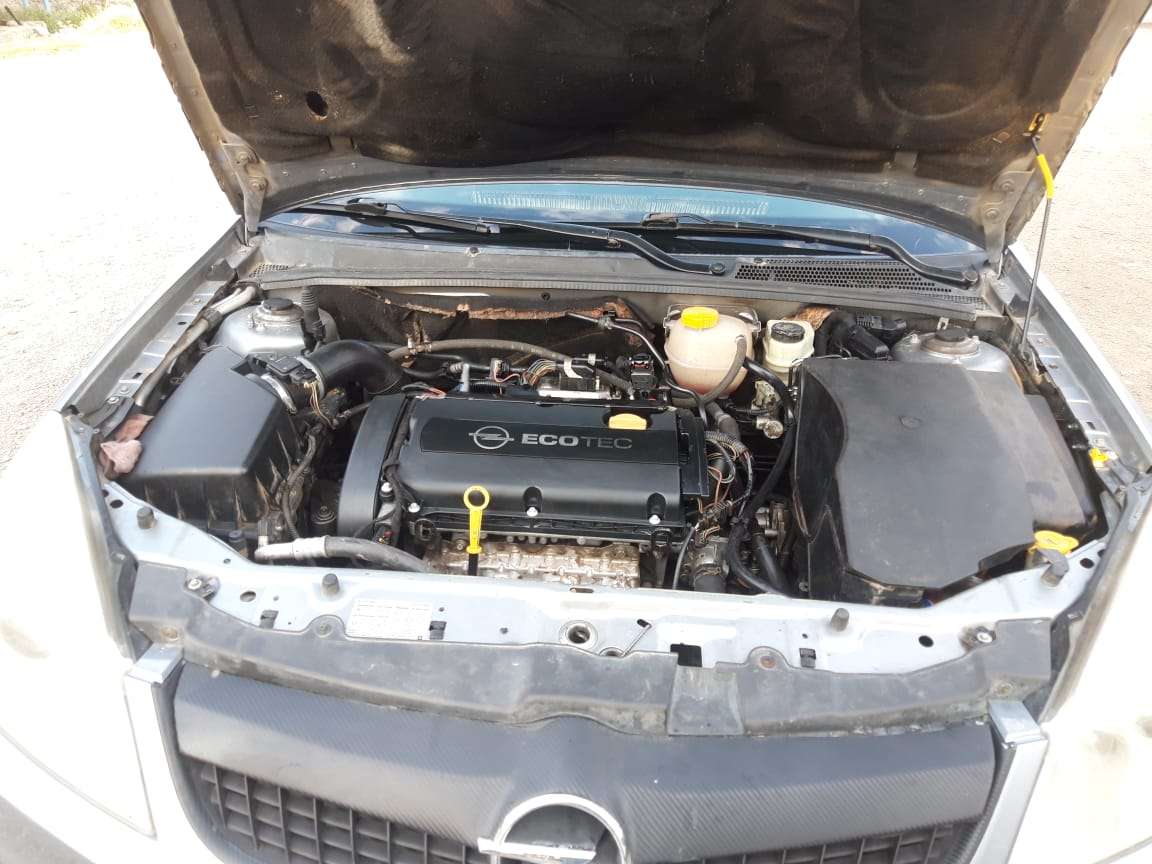 Opel Vectra, 2008 il, 1.8 L, 272 000 km