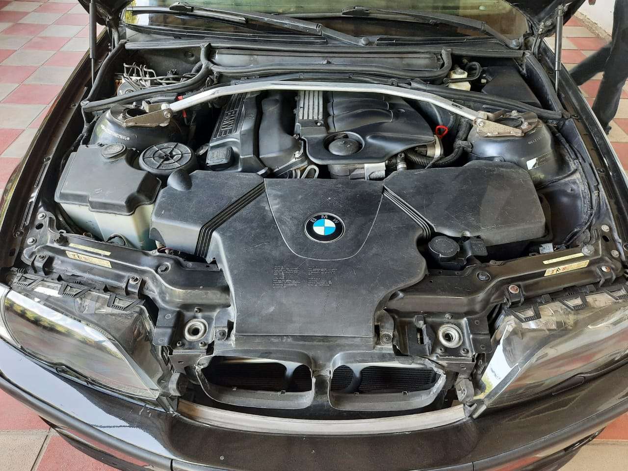 BMW 318, 2003 il, 2.0 L, 396 500 km