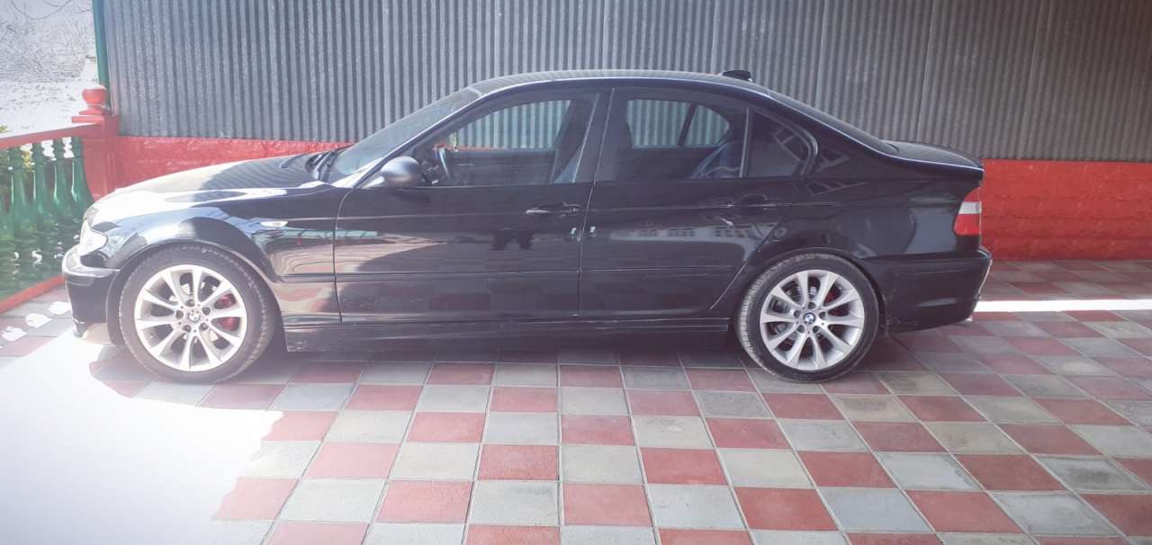 BMW 318, 2003 il, 2.0 L, 396 500 km