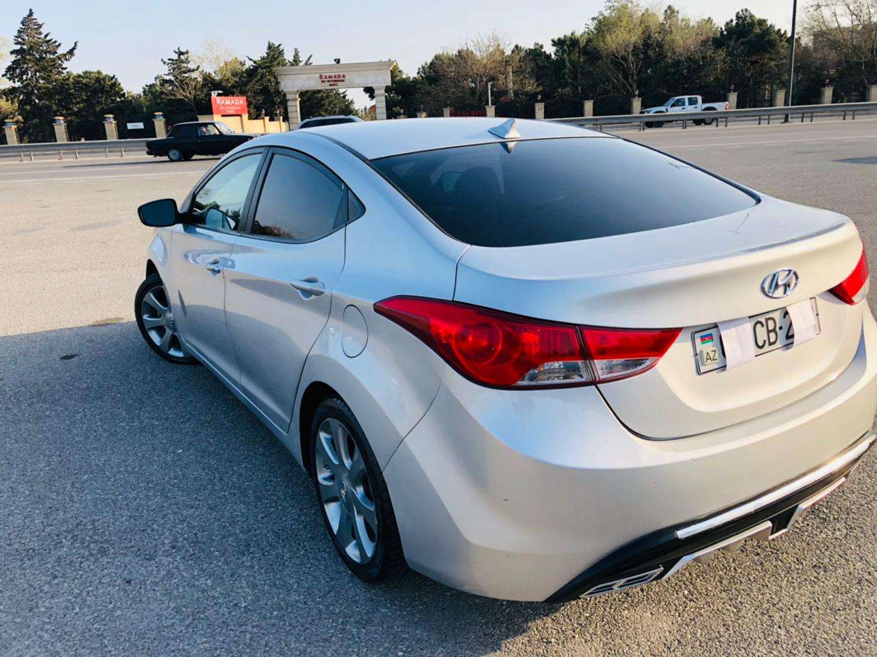 Hyundai Elantra, 2012 il, 1.8 L, 160 934 km