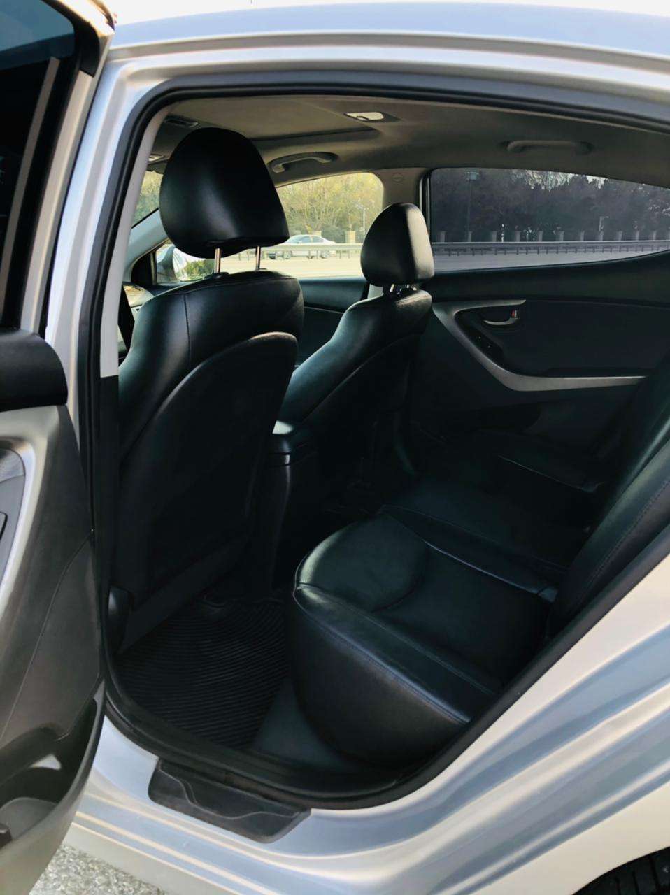 Hyundai Elantra, 2012 il, 1.8 L, 160 934 km