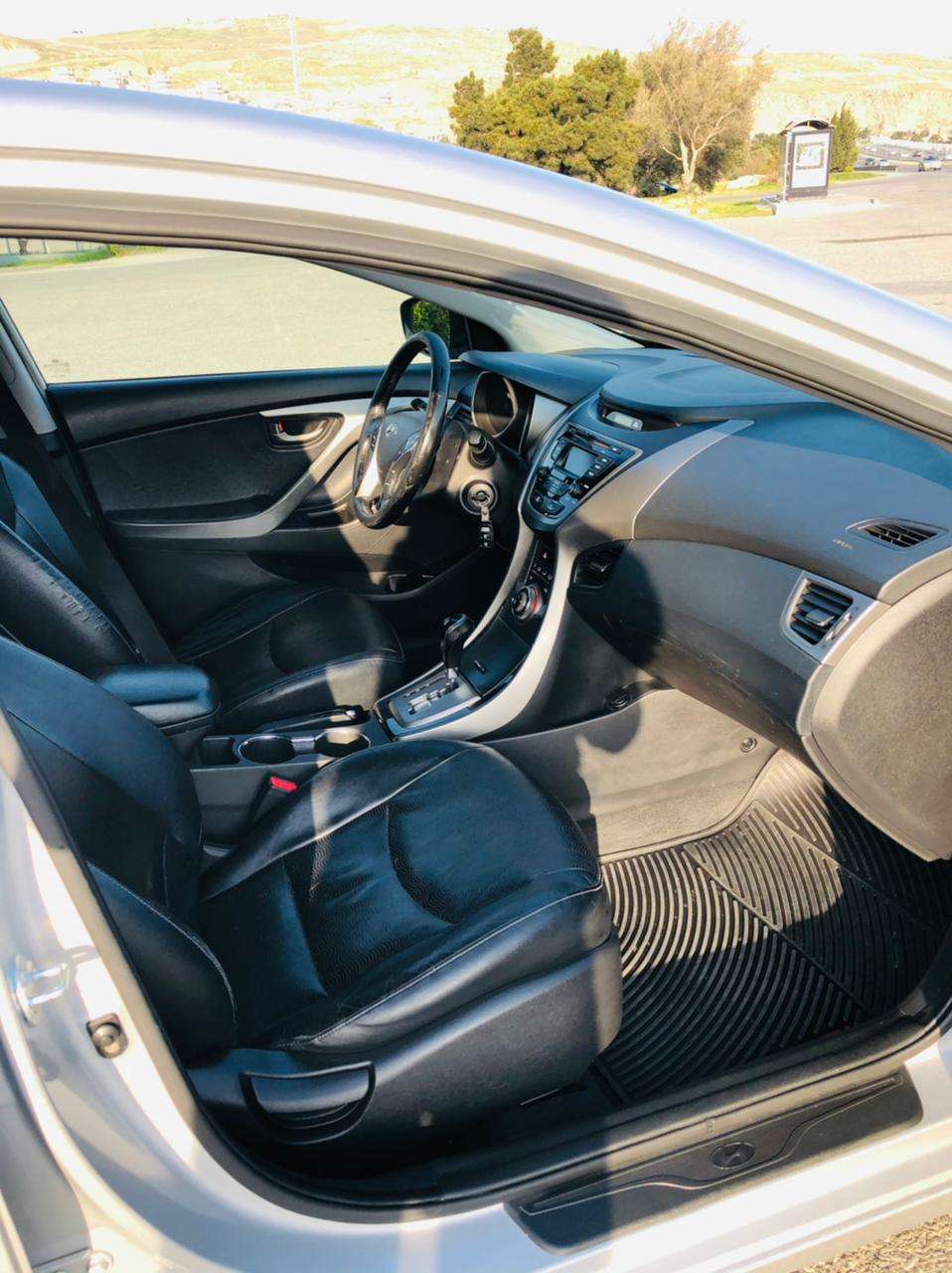 Hyundai Elantra, 2012 il, 1.8 L, 160 934 km