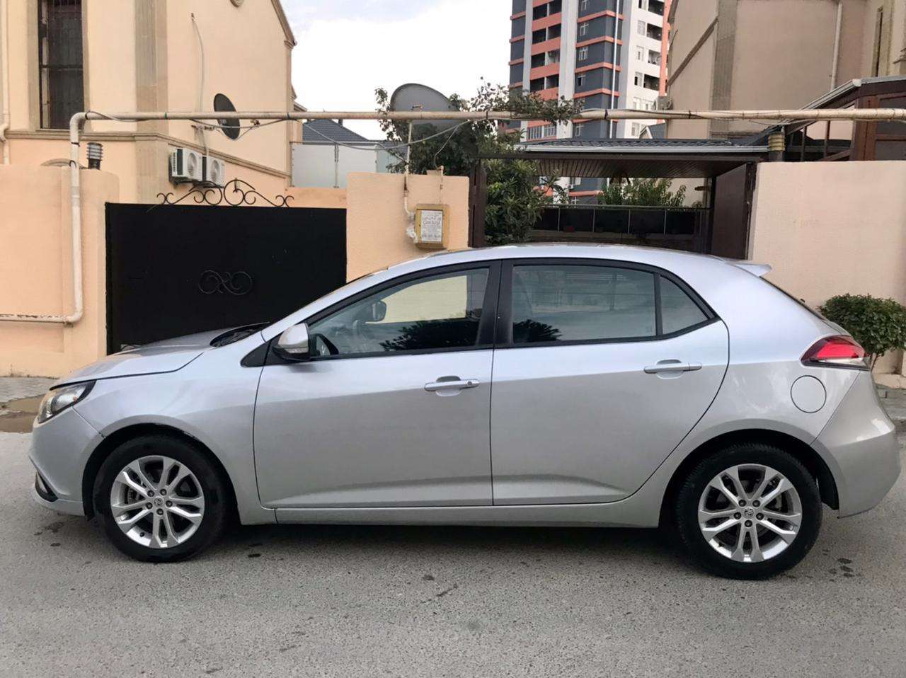 MG 5, 2014 il, 1.5 L, 100 000 km