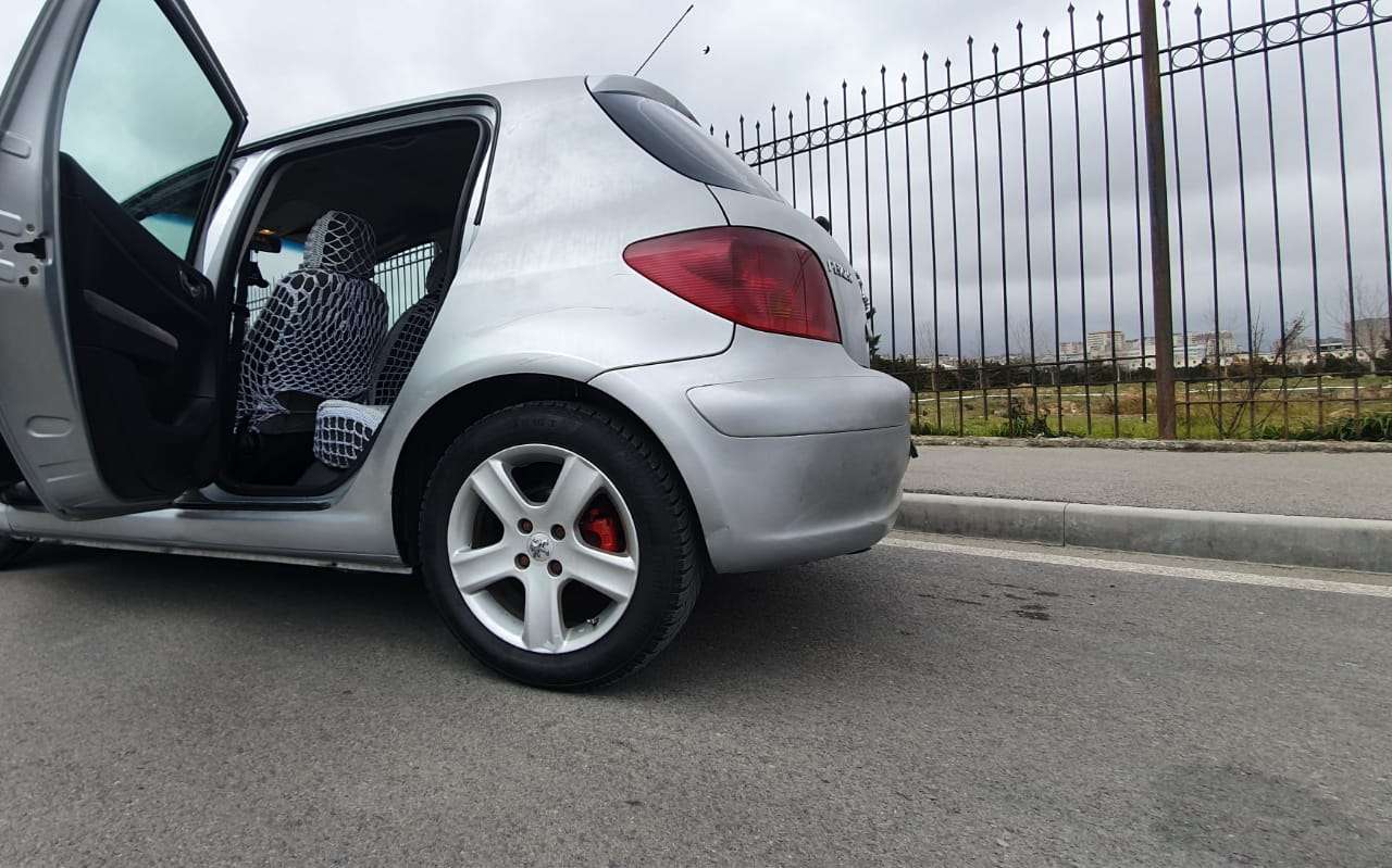 Peugeot 307, 2003 il, 2.0 L, 280 000 km