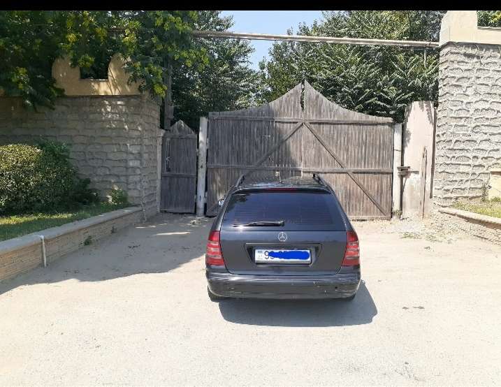 Mercedes C 220, 2001 il, 2.2 L, 348 700 km