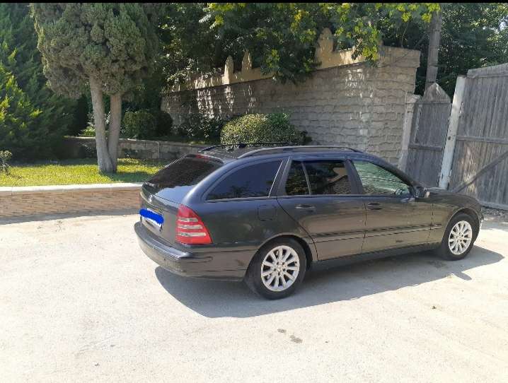 Mercedes C 220, 2001 il, 2.2 L, 348 700 km