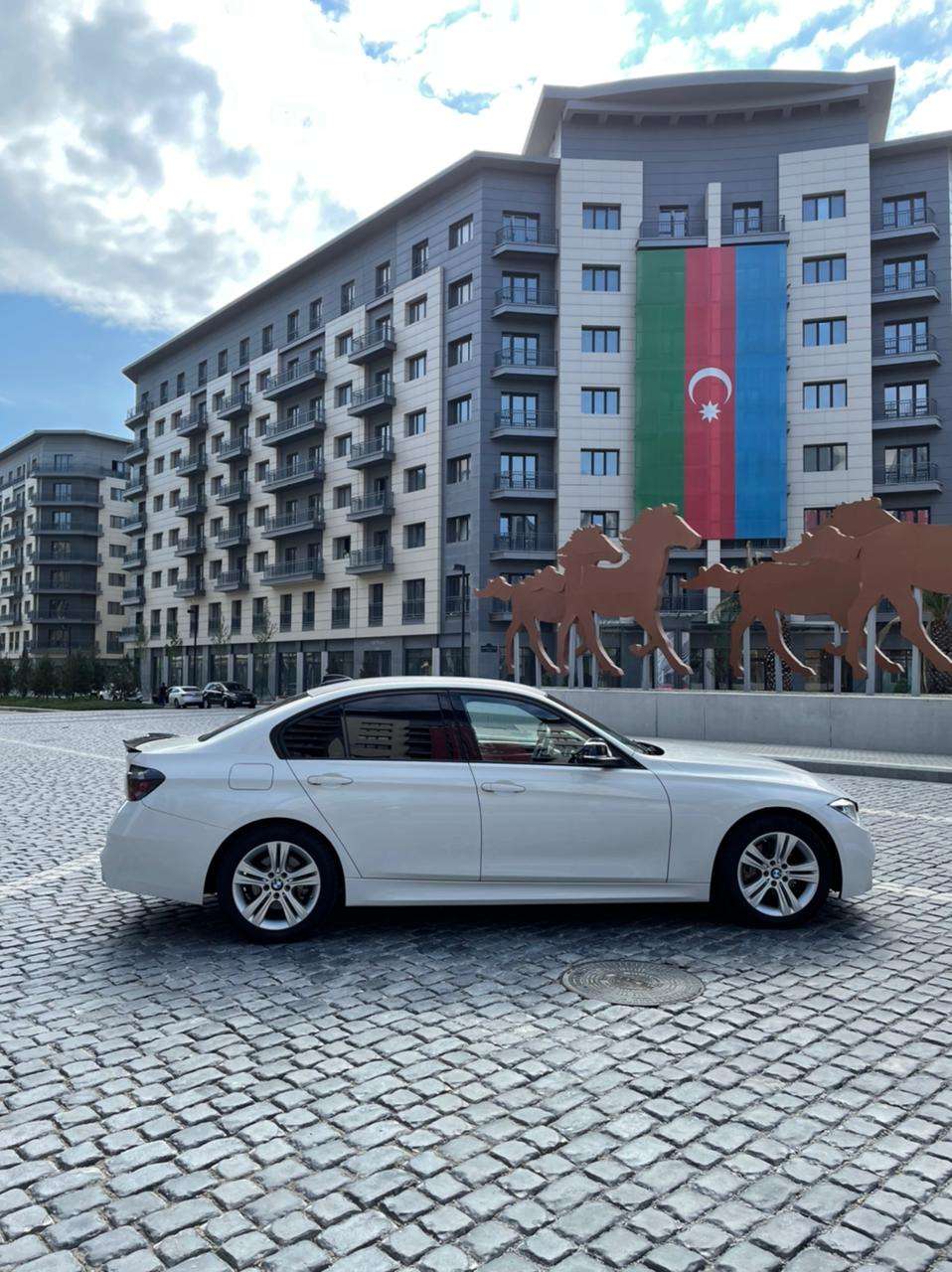 BMW 328, 2016 il, 2.0 L, 93 000 km