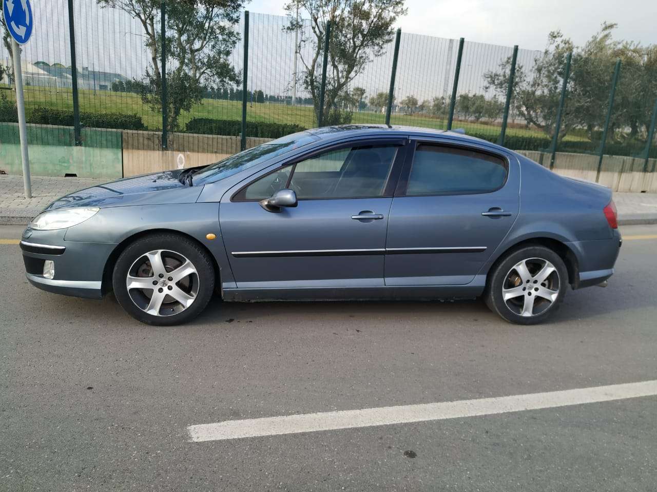 Peugeot 407, 2005 il, 2.2 L, 300 000 km