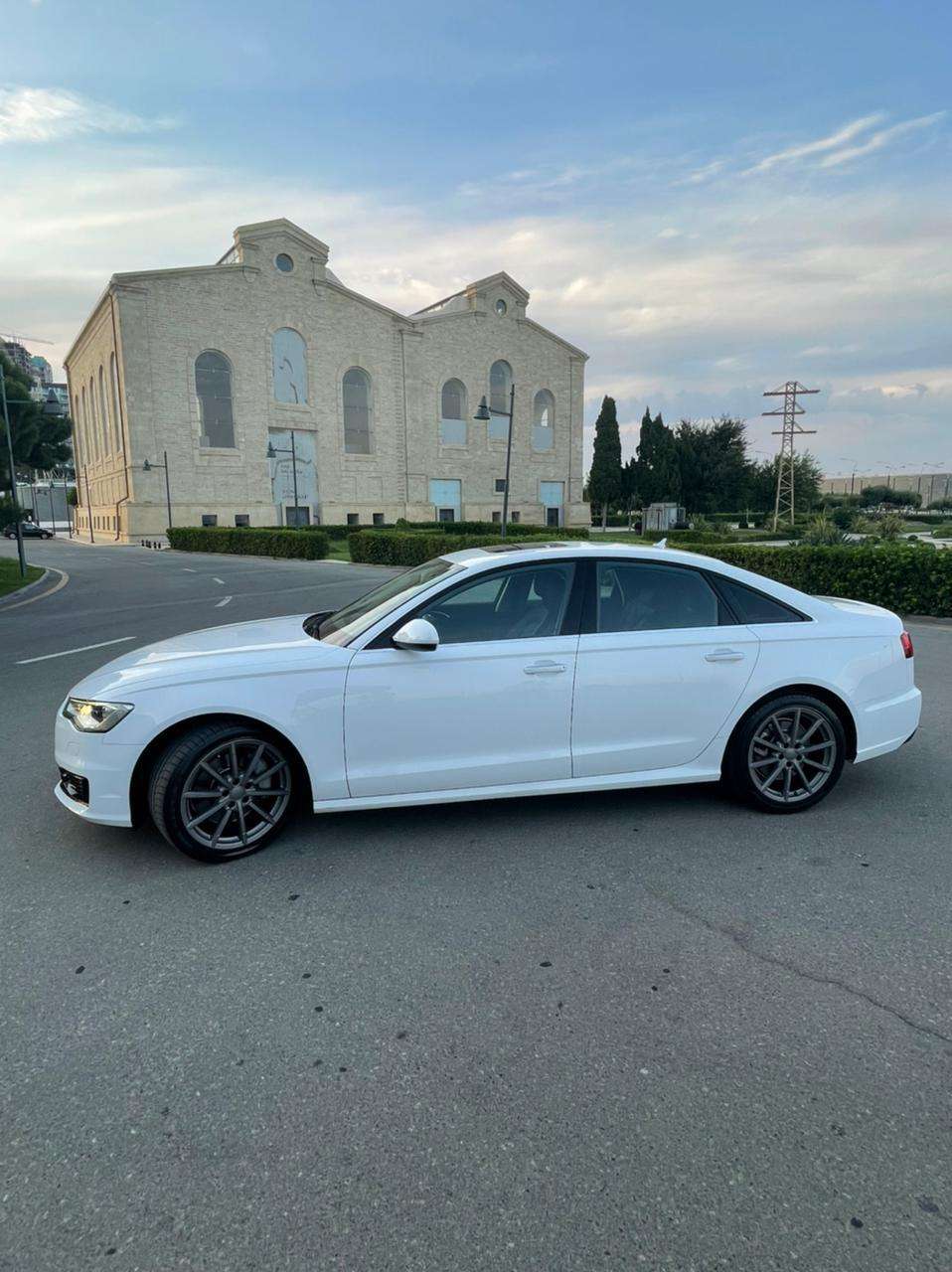 Audi A6, 2015 il, 2.0 L, 96 000 km