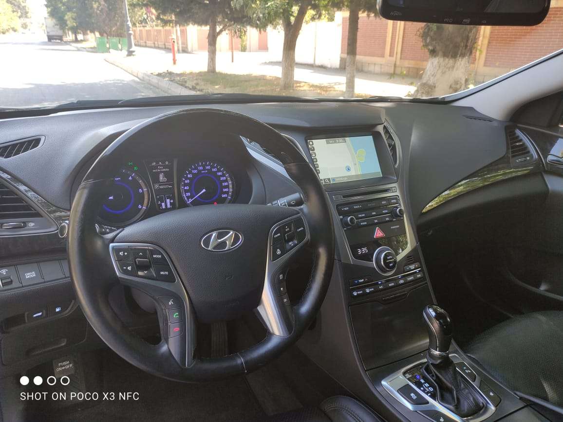 Hyundai Grandeur, 2014 il, 2.2 L, 102 000 km