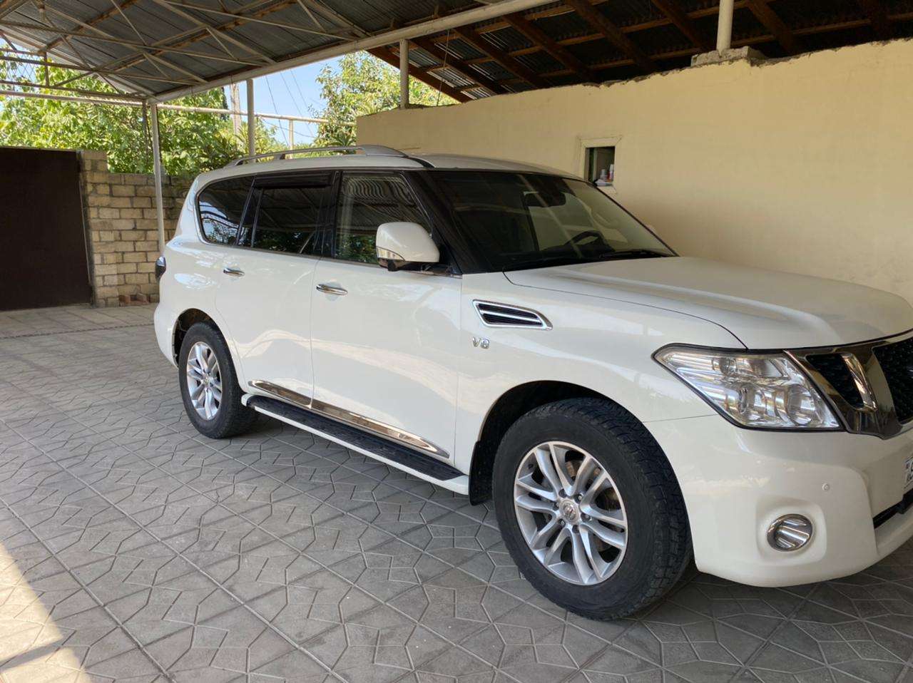 Nissan Patrol, 2011 il, 5.6 L, 146 000 km