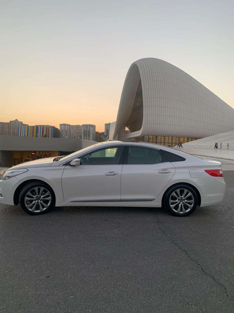 Hyundai Azera, 2013 il, 2.4 L, 185 000 km