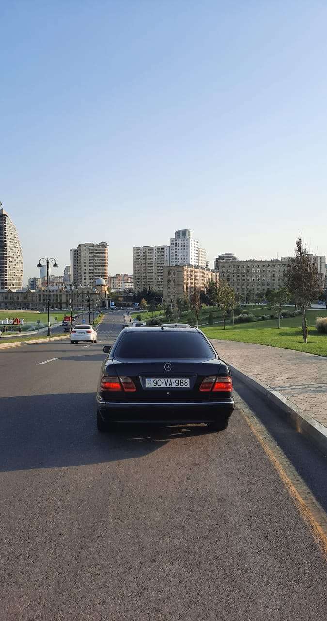 Mercedes E 240, 2000 il, 2.4 L, 295 000 km