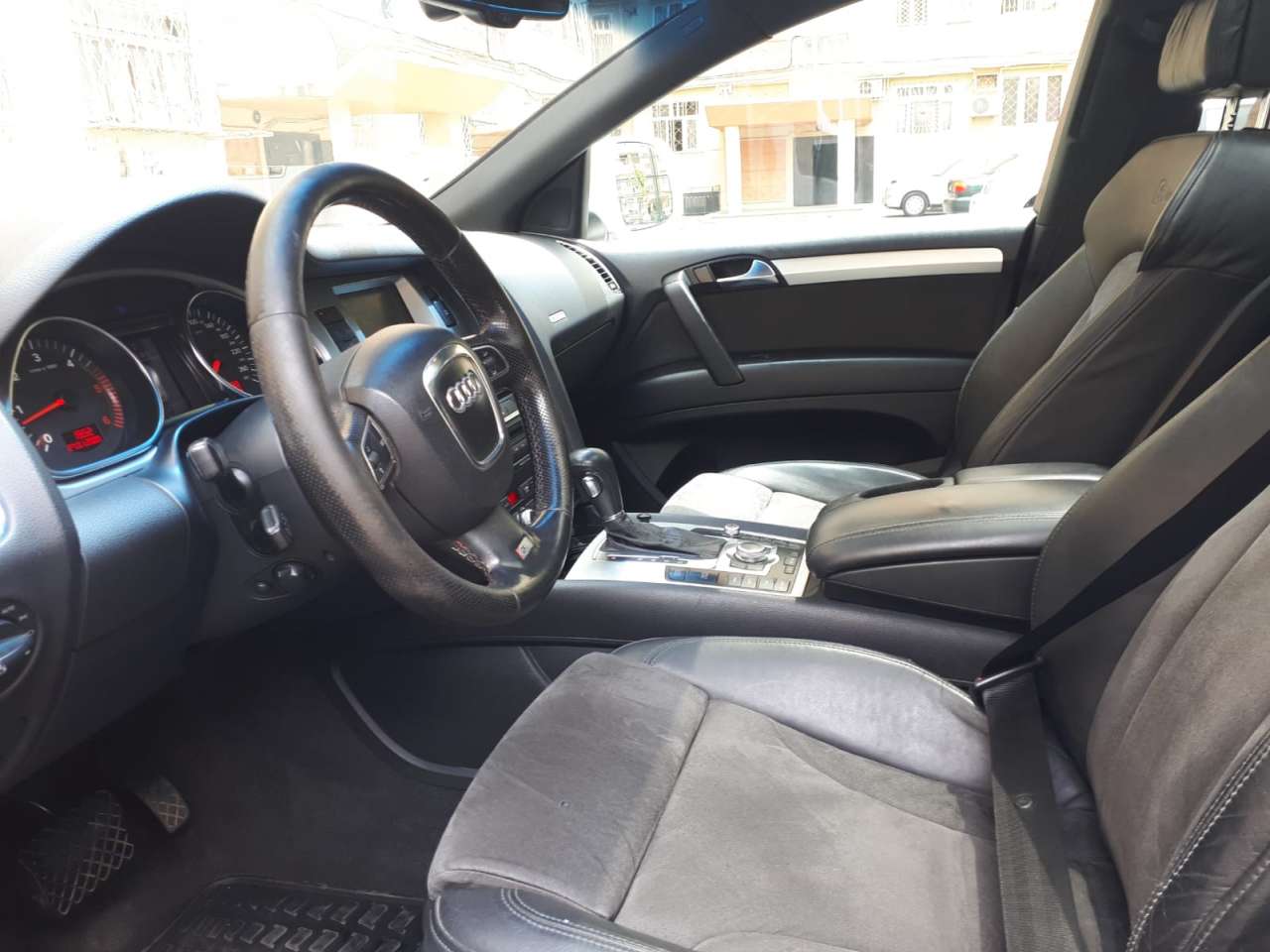 Audi Q7, 2008 il, 4.2 L, 181 000 km