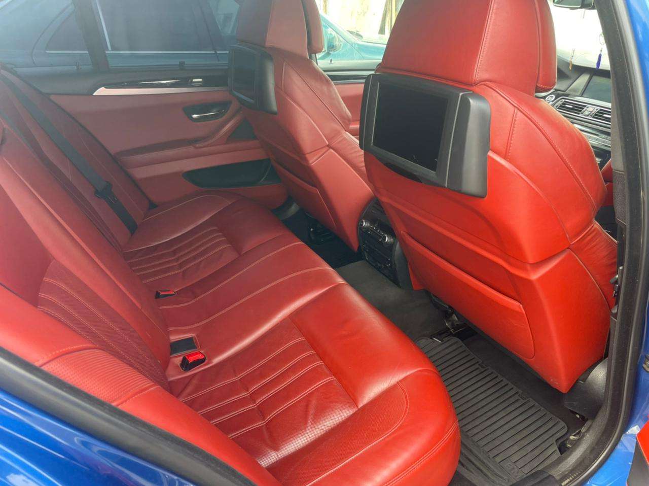 BMW M5, 2012 il, 4.4 L, 190 000 km
