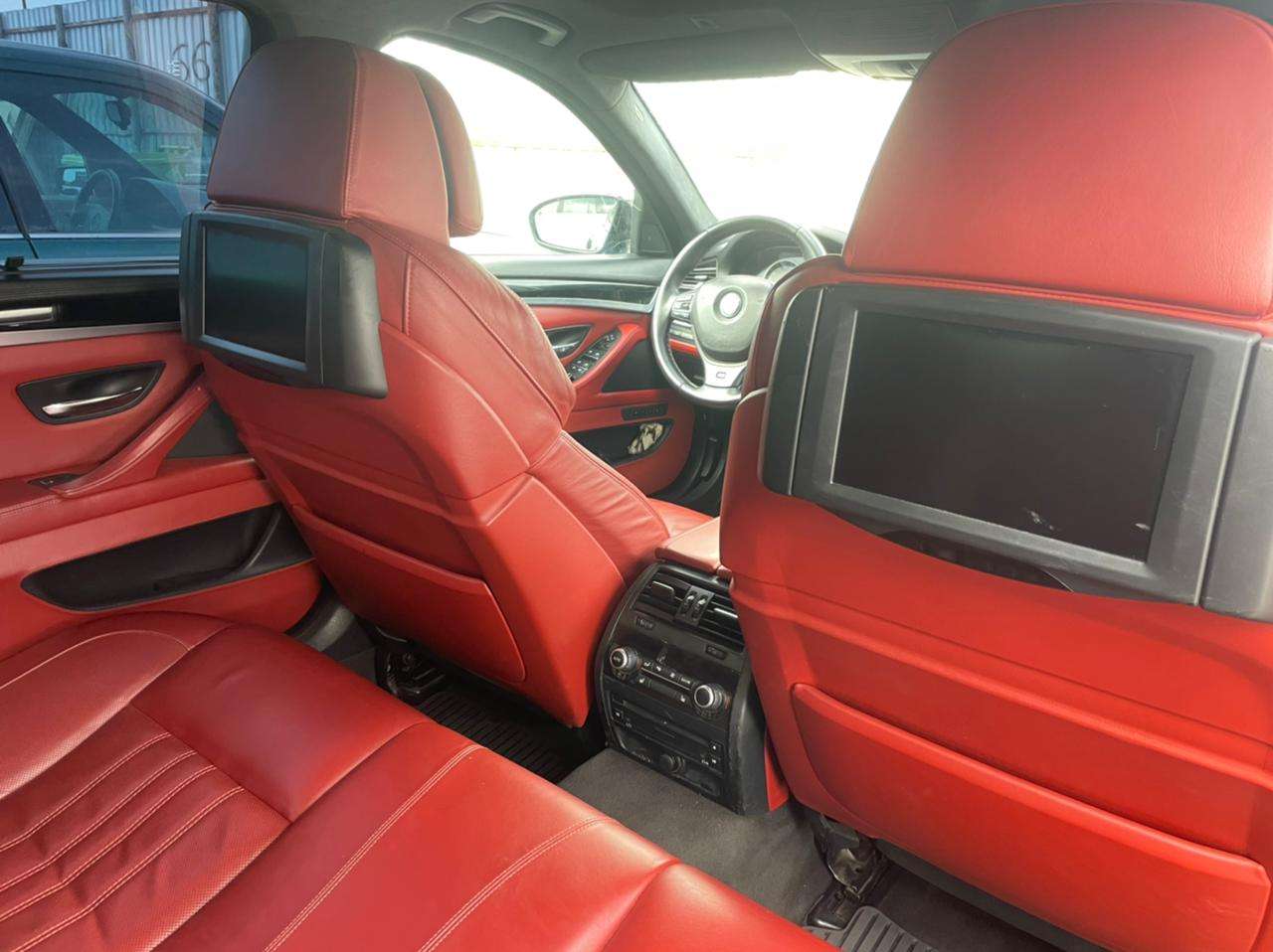 BMW M5, 2012 il, 4.4 L, 190 000 km