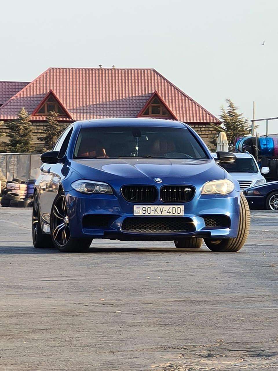 BMW M5, 2012 il, 4.4 L, 190 000 km