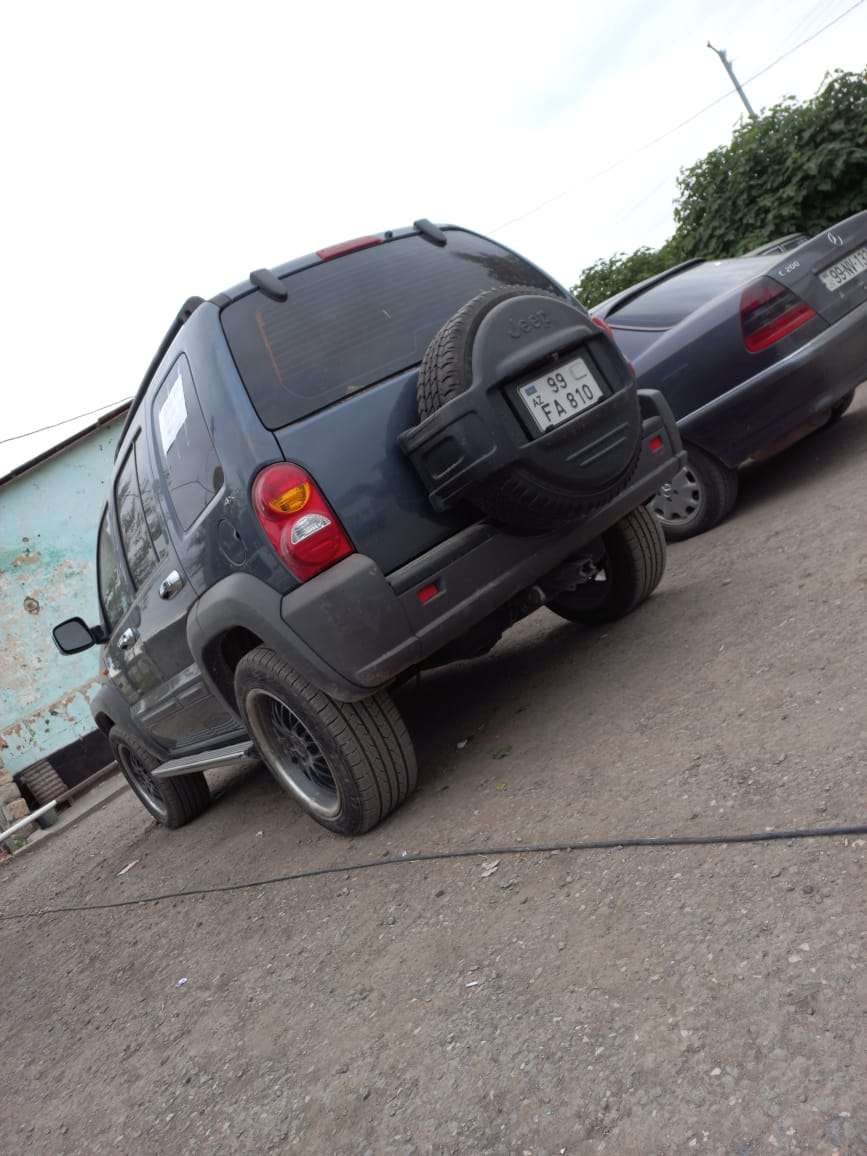 Jeep Liberty, 2002 il, 2.4 L, 278 000 km