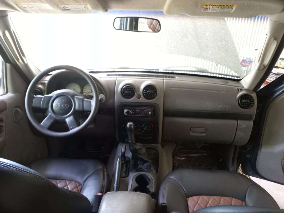 Jeep Liberty, 2002 il, 2.4 L, 278 000 km