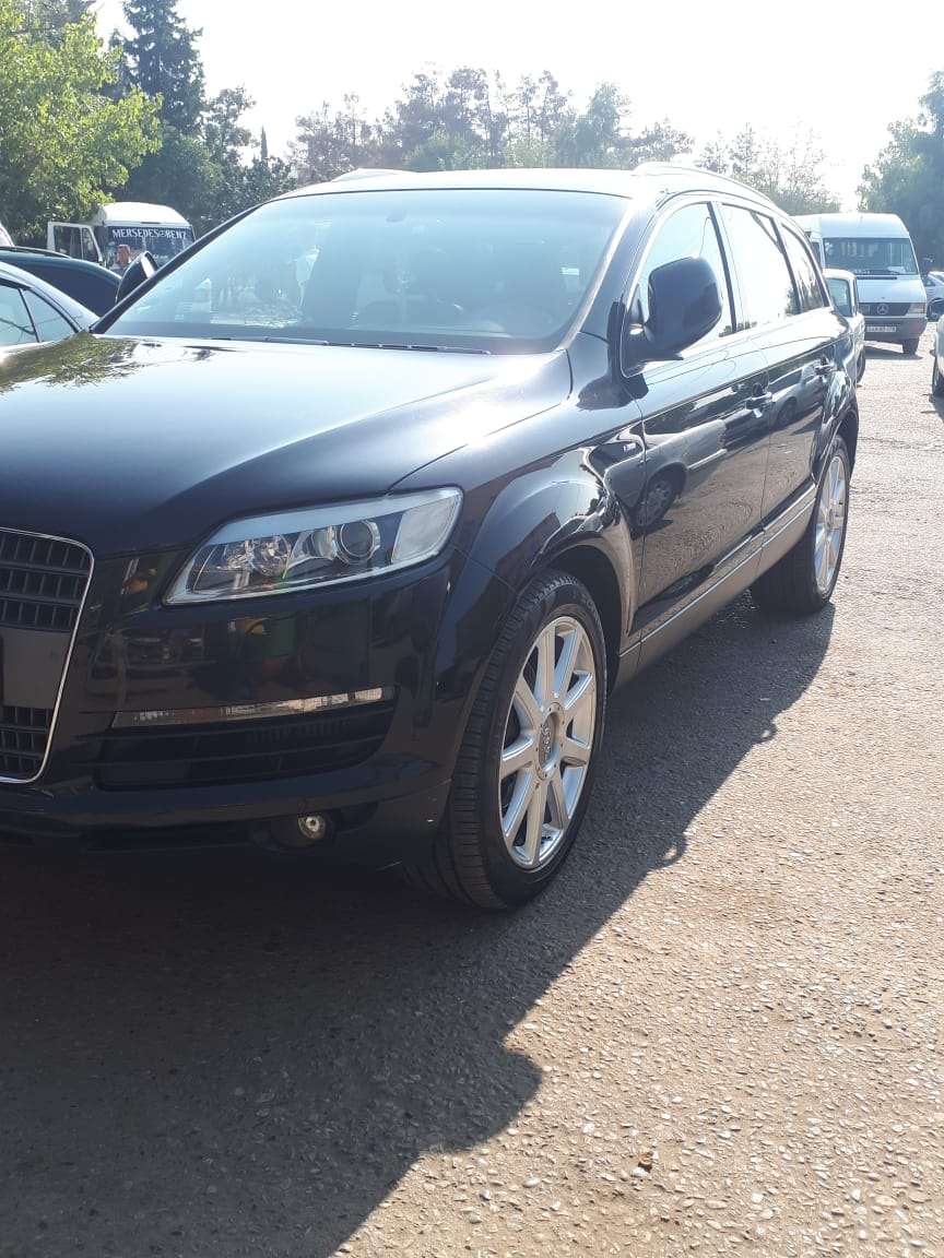 Audi Q7, 2008 il, 3.0 L, 280 000 km