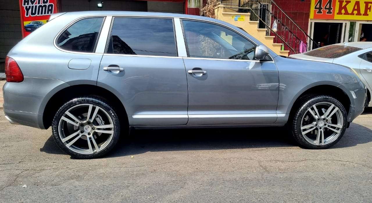 Porsche Cayenne, 2005 il, 4.5 L, 179 000 km