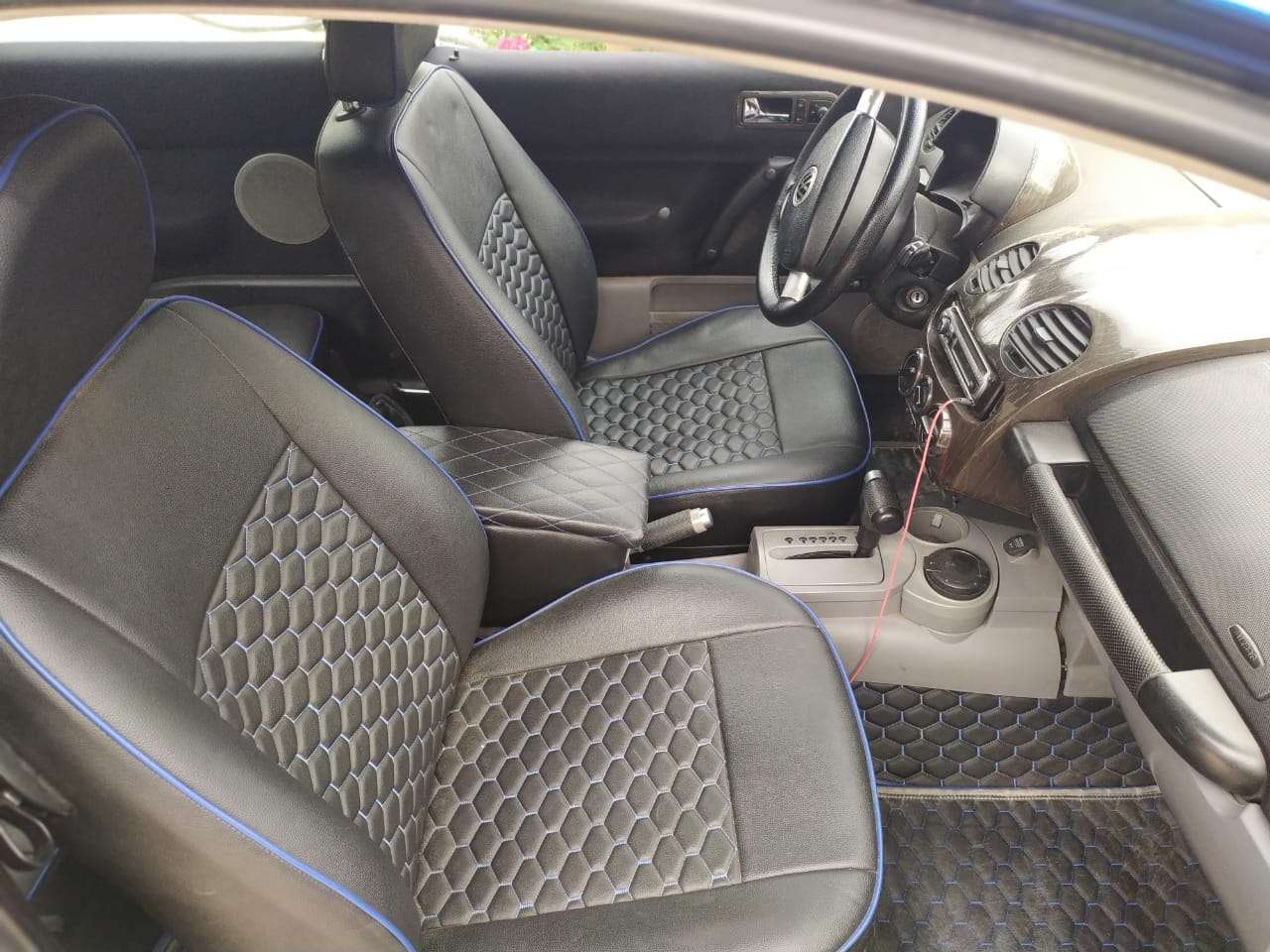 Volkswagen Beetle, 2002 il, 2.0 L, 185 000 km