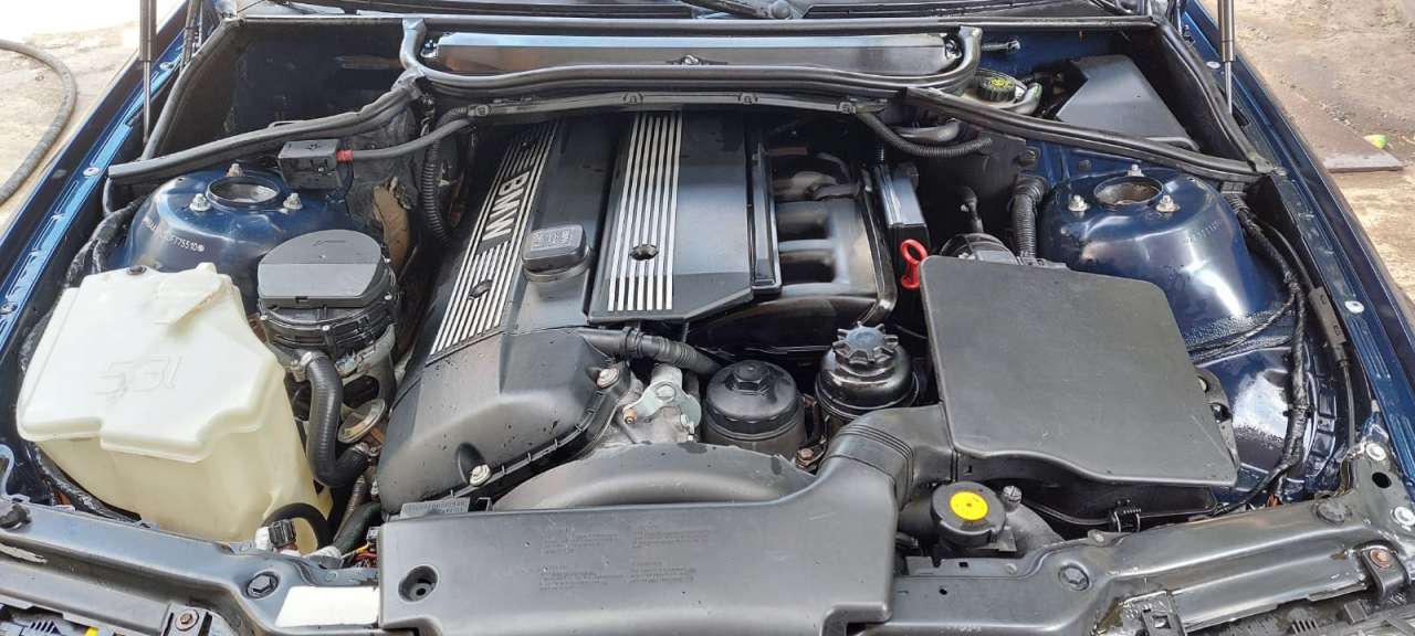 BMW 320, 2000 il, 2.2 L, 393 000 km