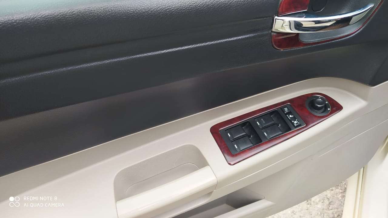 Chrysler 300, 2008 il, 2.7 L, 210 000 km