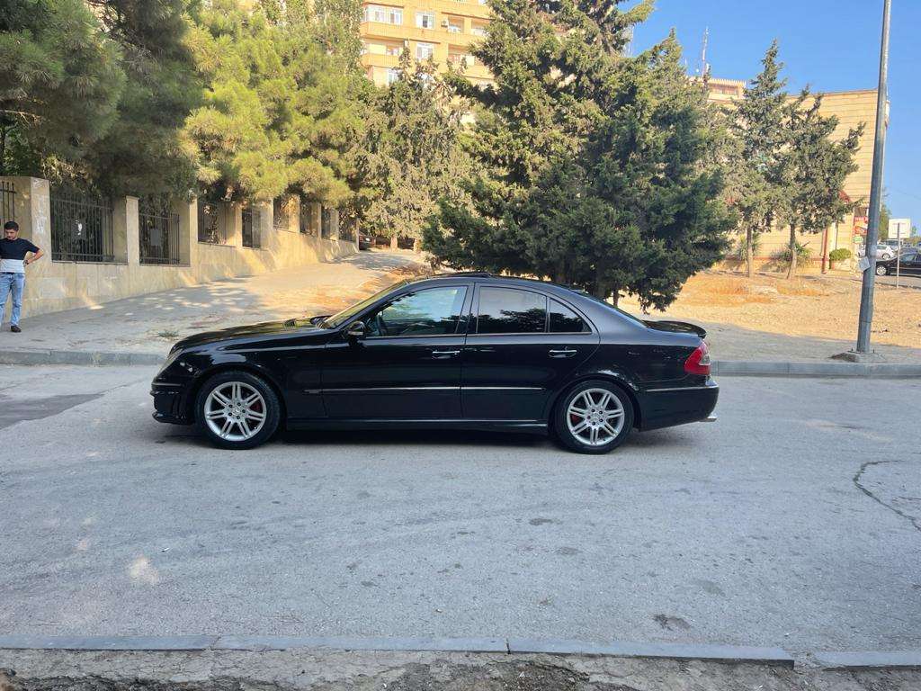 Mercedes E 240, 2003 il, 2.6 L, 320 000 km