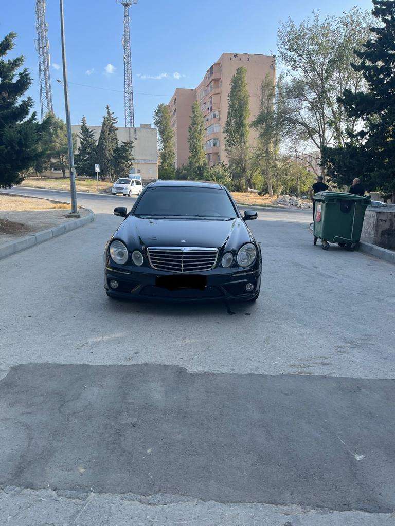 Mercedes E 240, 2003 il, 2.6 L, 320 000 km