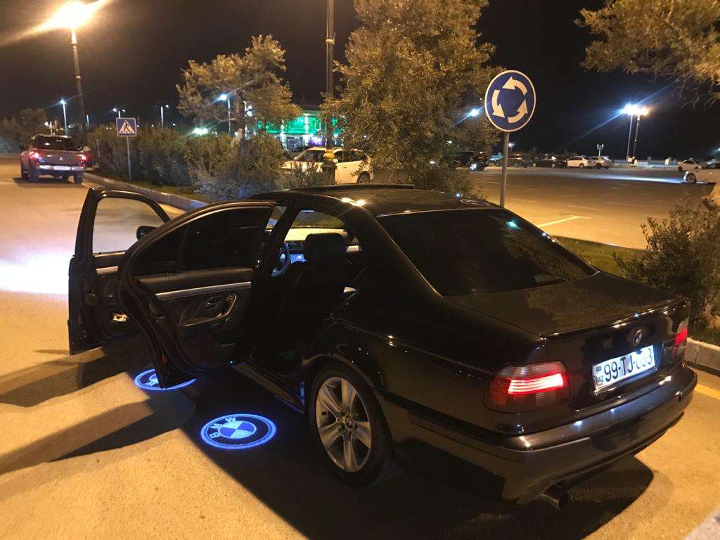 BMW 528, 2000 il, 2.8 L, 200 000 km