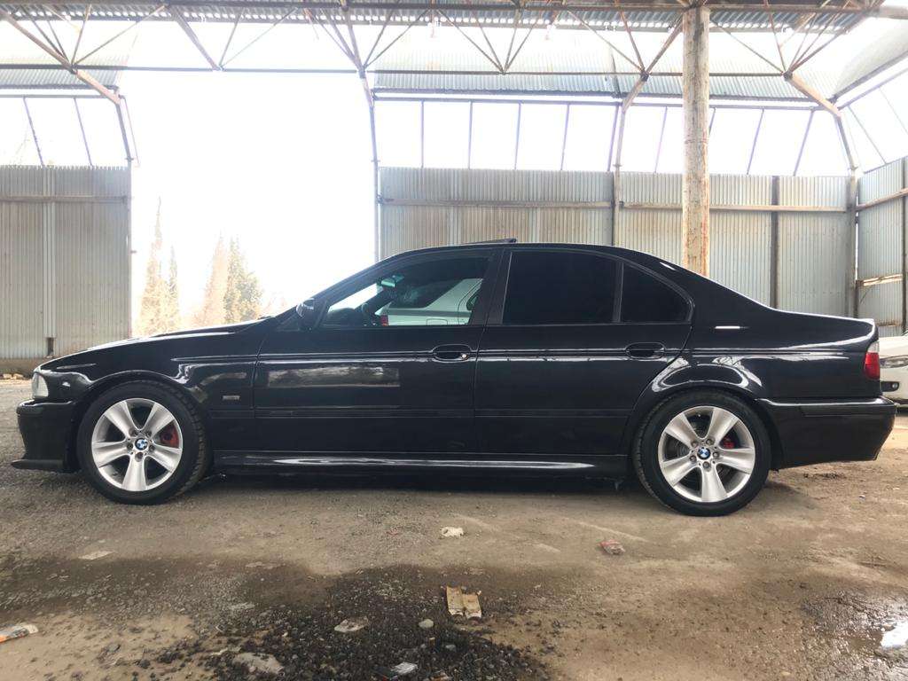 BMW 528, 2000 il, 2.8 L, 200 000 km