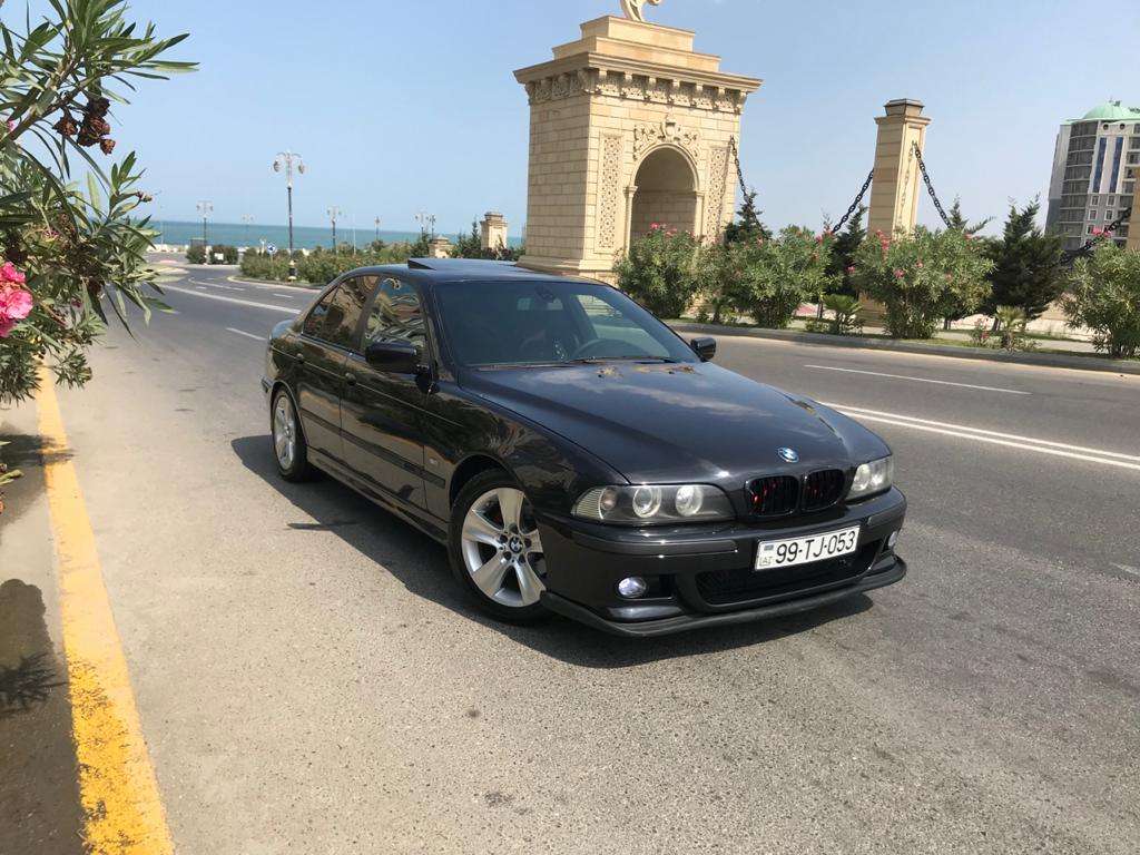 BMW 528, 2000 il, 2.8 L, 200 000 km