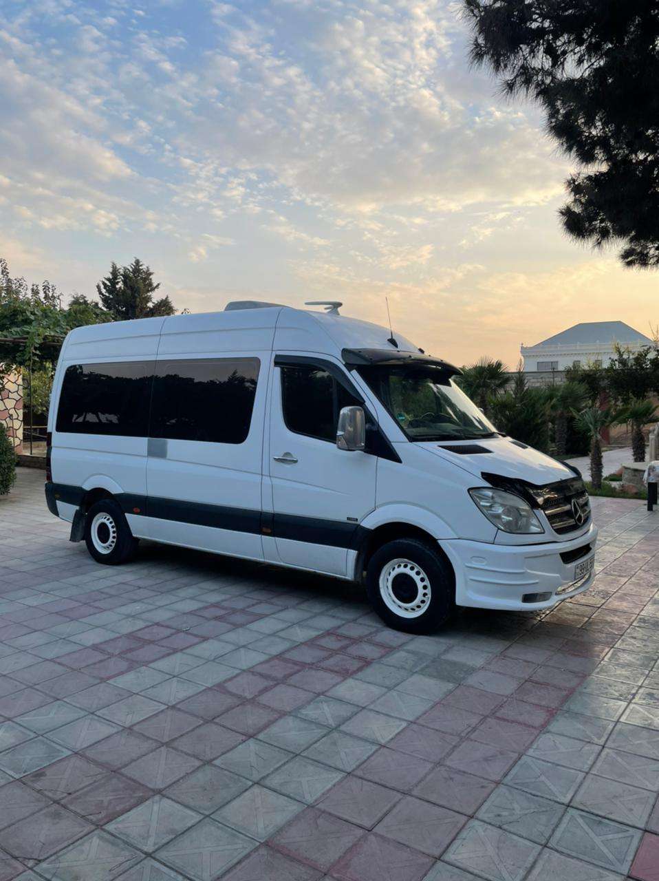 Mercedes Sprinter 208, 2007 il, 2.2 L, 400 000 km