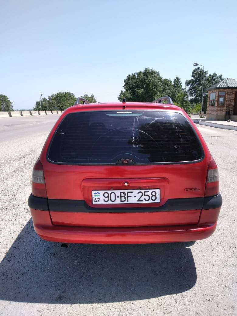 Opel Vectra, 1998 il, 2.0 L, 250 000 km