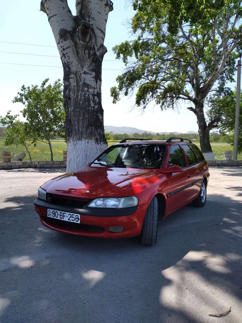 Opel Vectra, 1998 il, 2.0 L, 250 000 km