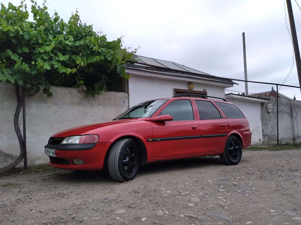 Opel Vectra, 1998 il, 2.0 L, 250 000 km