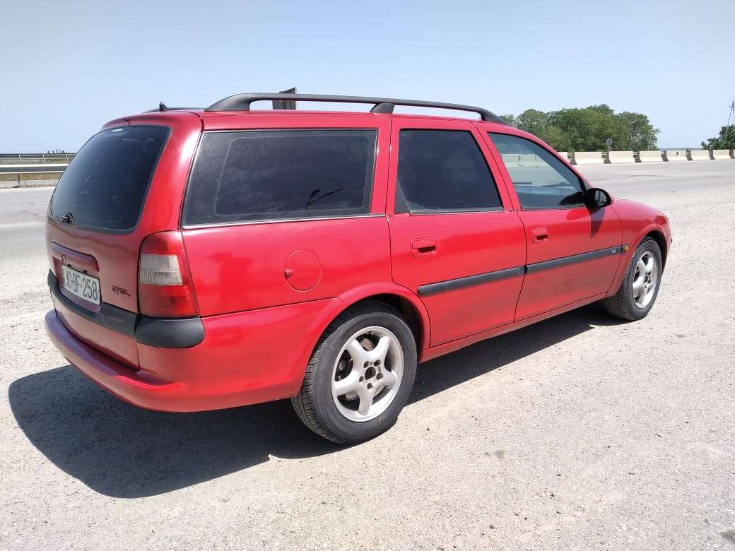 Opel Vectra, 1998 il, 2.0 L, 250 000 km