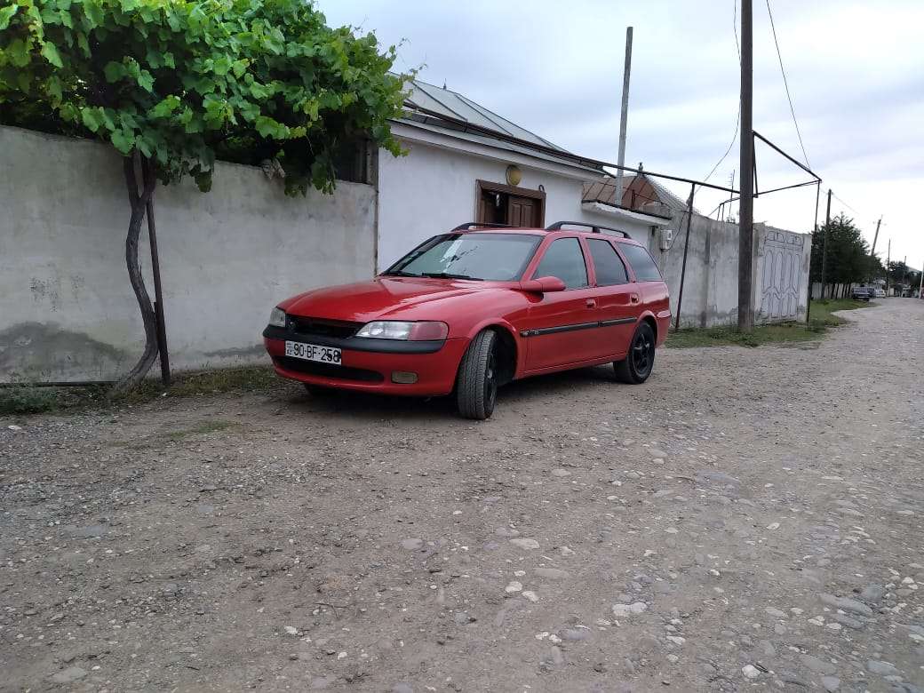 Opel Vectra, 1998 il, 2.0 L, 250 000 km
