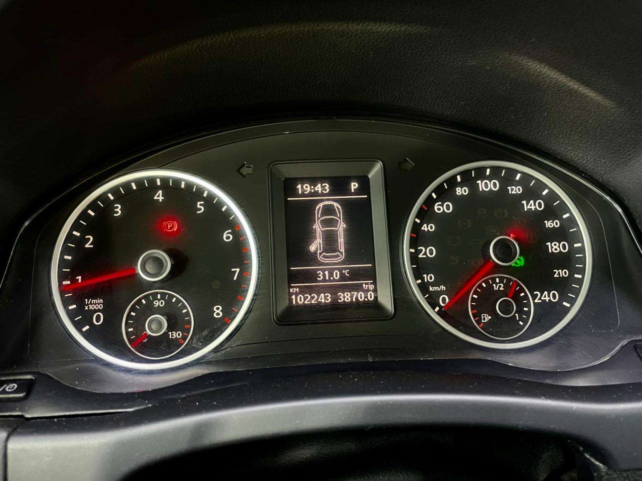Volkswagen Tiguan, 2012 il, 2.0 L, 102 000 km